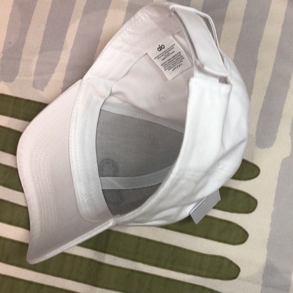 💕 ALO Yoga Off-Duty Cap - Picture 5 of 6